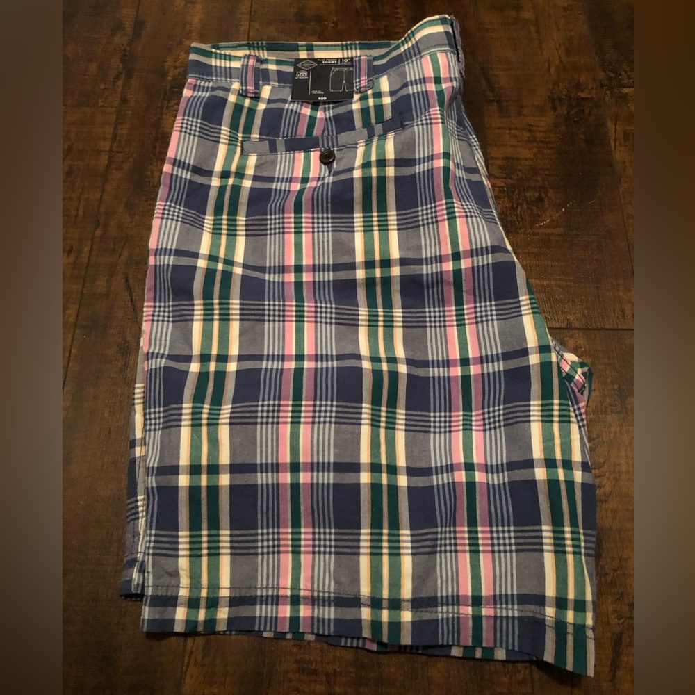 NWT Men’s Plaid Shorts
